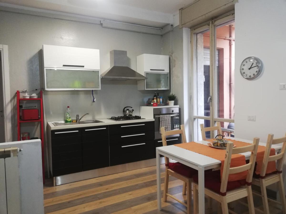 Giusti Flat - Next To Cimitero Monumentale Castello Sforzesco Appartement Milaan Kamer foto